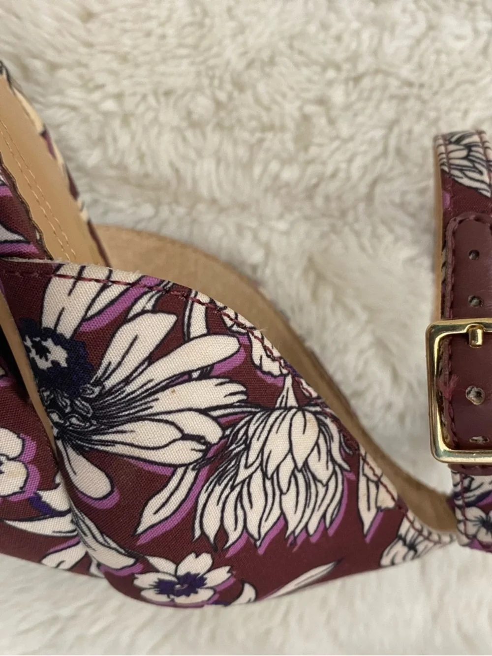 Express Platform Ankle-Strap Floral Heeled Sandals in Plum Size 7
